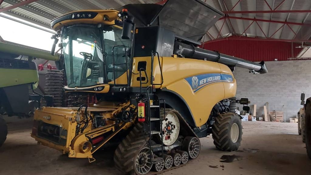 New Holland CR 9.90  - Ceifeira debulhadora: foto 1 New Holland CR 9.90  - Ceifeira debulhadora: foto 1