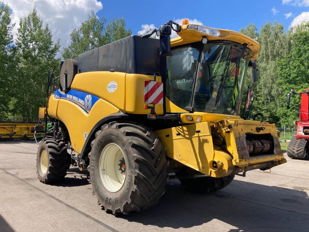 New Holland CR 9090  - Ceifeira debulhadora: foto 1 New Holland CR 9090  - Ceifeira debulhadora: foto 1