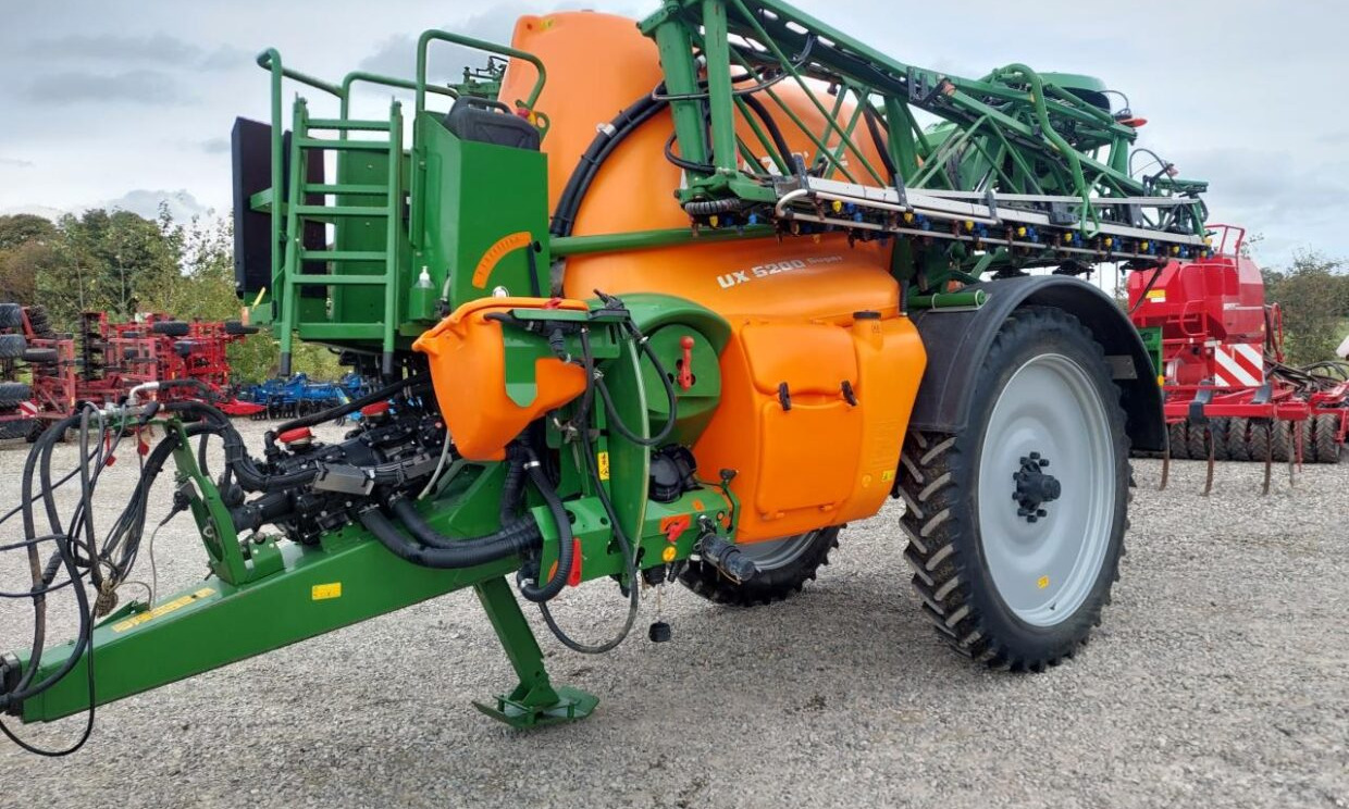 Amazone UX 5200 - 28m med Ama-Select - Pulverizador de arrastar: foto 1 Amazone UX 5200 - 28m med Ama-Select - Pulverizador de arrastar: foto 1