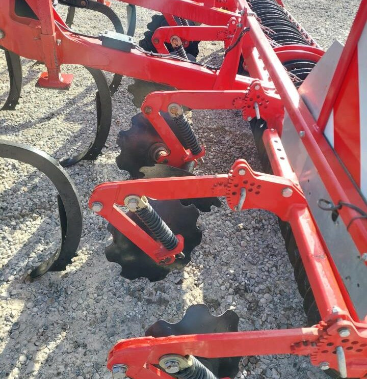 Horsch TERRANO 4 FX STARR - Grade: foto 5 Horsch TERRANO 4 FX STARR - Grade: foto 5