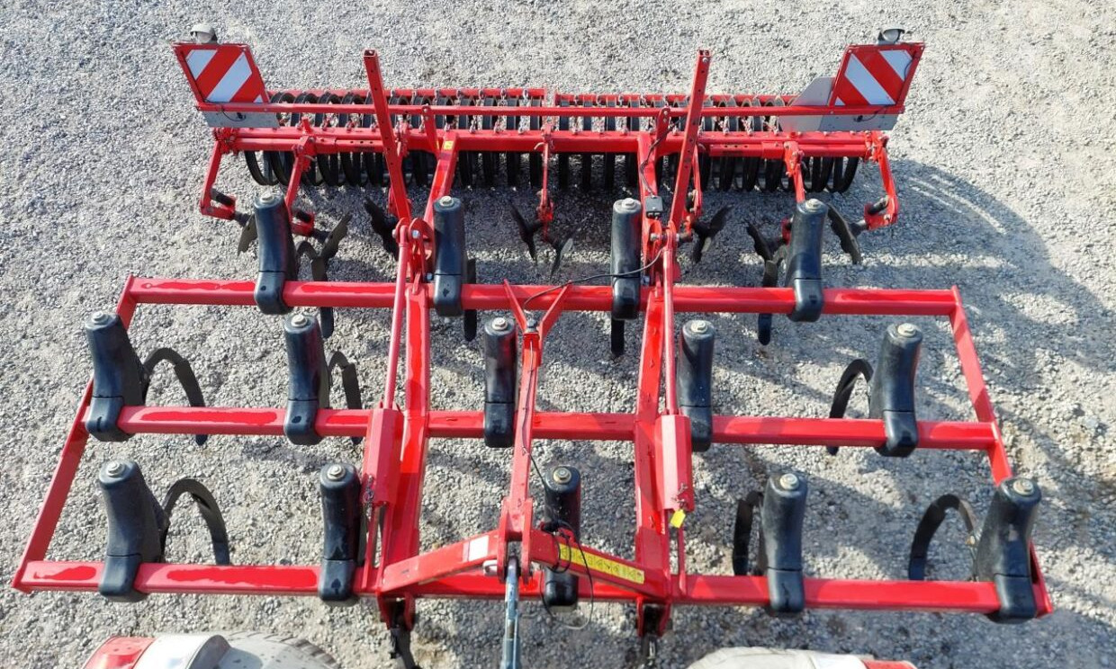 Horsch TERRANO 4 FX STARR - Grade: foto 3 Horsch TERRANO 4 FX STARR - Grade: foto 3