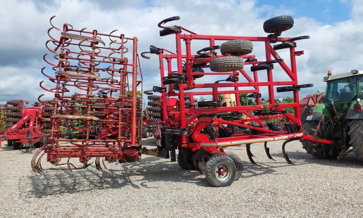 Horsch TERRANO 8 FG + Kverneland C - Grade: foto 2 Horsch TERRANO 8 FG + Kverneland C - Grade: foto 2