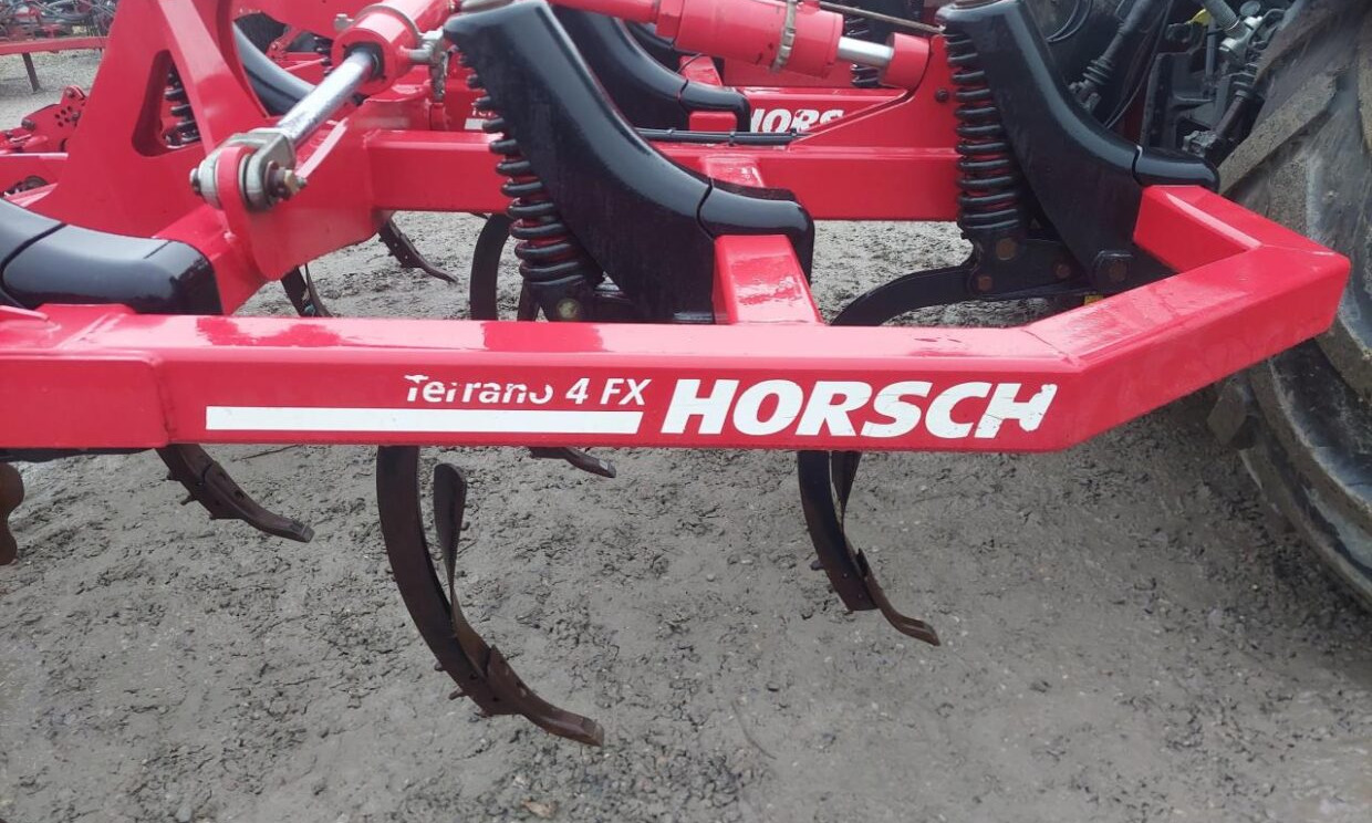 Horsch Terrano 4 FX - Grade: foto 4 Horsch Terrano 4 FX - Grade: foto 4