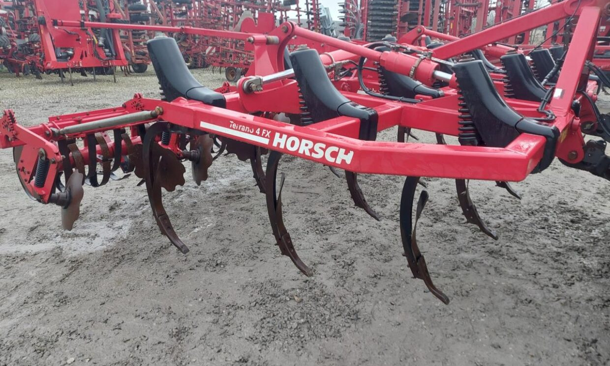 Horsch Terrano 4 FX - Grade: foto 3 Horsch Terrano 4 FX - Grade: foto 3