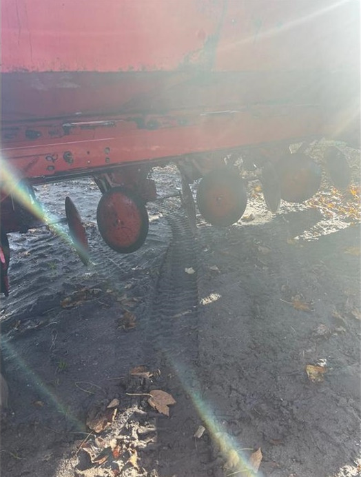 Underhaug UN-3200 - Semeador de batatas: foto 4 Underhaug UN-3200 - Semeador de batatas: foto 4