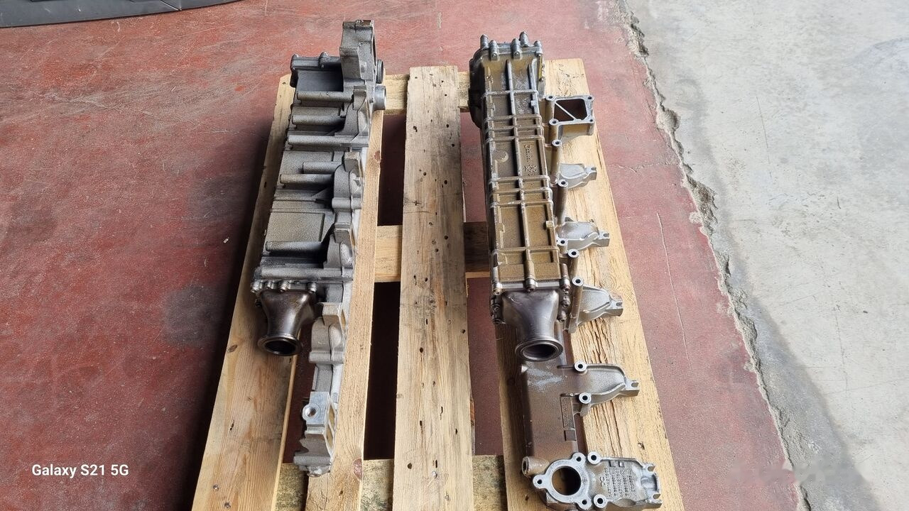 EXHAUST GAS COOLER Behr Mercedes-Benz ACTROS MP4 EURO 5-6 - Motor e peças de Caminhão: foto 5 EXHAUST GAS COOLER Behr Mercedes-Benz ACTROS MP4 EURO 5-6 - Motor e peças de Caminhão: foto 5