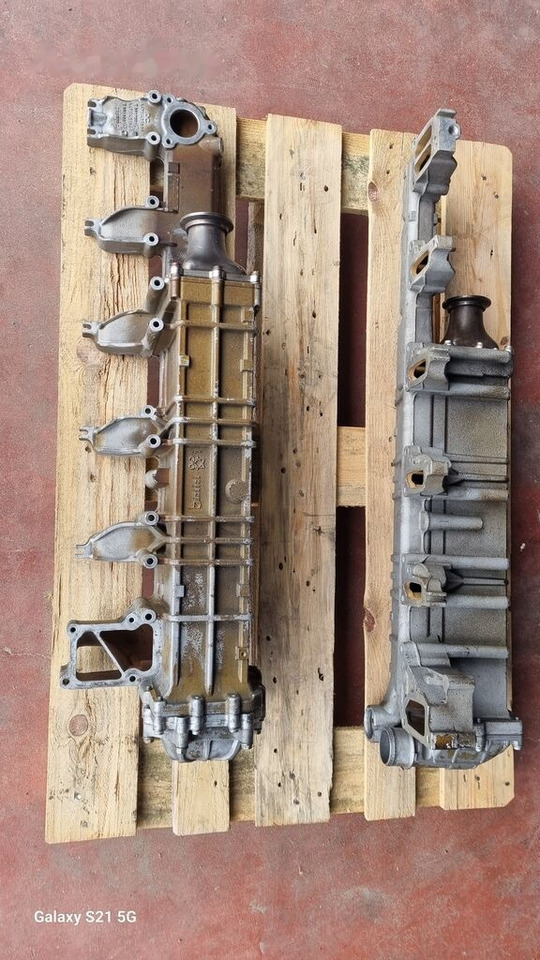 EXHAUST GAS COOLER Behr Mercedes-Benz ACTROS MP4 EURO 5-6 - Motor e peças de Caminhão: foto 2 EXHAUST GAS COOLER Behr Mercedes-Benz ACTROS MP4 EURO 5-6 - Motor e peças de Caminhão: foto 2