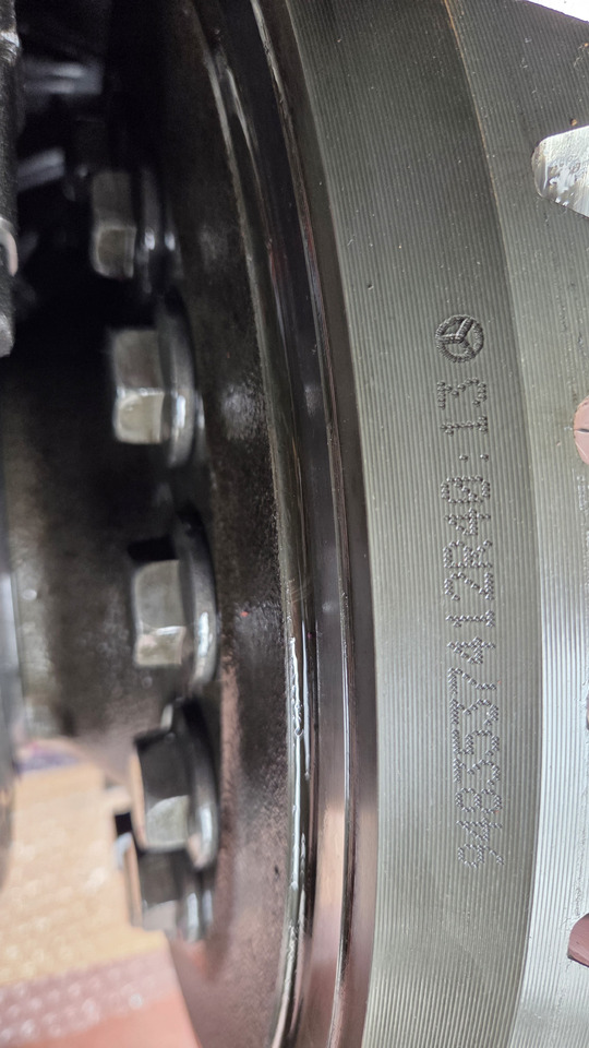 MERCEDES-BENZ ACTROS MP3 RADIO 40-13 - Comando final de Caminhão: foto 4 MERCEDES-BENZ ACTROS MP3 RADIO 40-13 - Comando final de Caminhão: foto 4