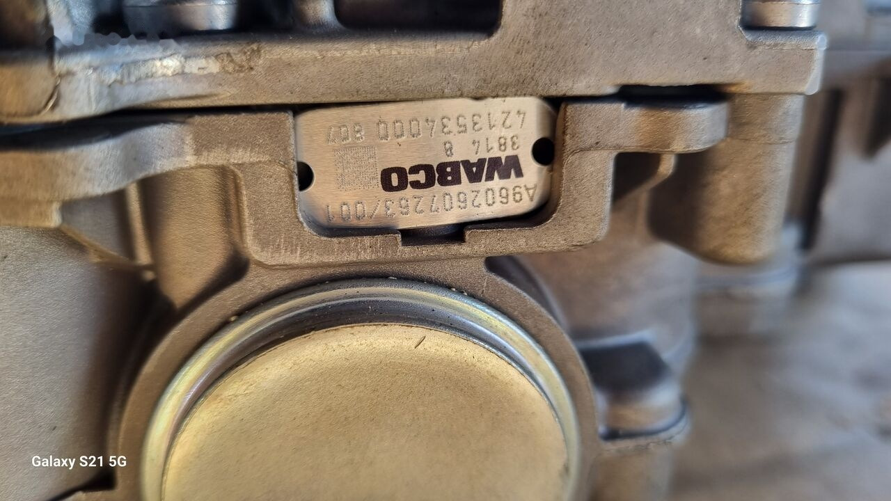 Mercedes-Benz ATEGO EURO 6 SHIFTING CYLINDER Mercedes-Benz ATEGO EURO 6 - Manete de mudanças de Caminhão: foto 5 Mercedes-Benz ATEGO EURO 6 SHIFTING CYLINDER Mercedes-Benz ATEGO EURO 6 - Manete de mudanças de Caminhão: foto 5
