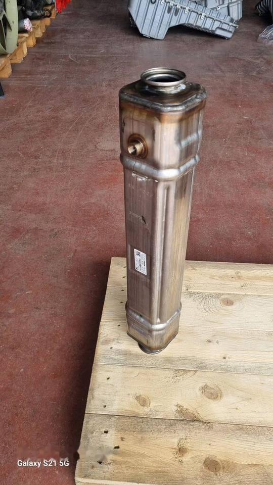 Mercedes-Benz EXHAUST GAS COULER A 4721401675 Mercedes-Benz ACTROS MP4 - Motor e peças de Caminhão: foto 1 Mercedes-Benz EXHAUST GAS COULER A 4721401675 Mercedes-Benz ACTROS MP4 - Motor e peças de Caminhão: foto 1
