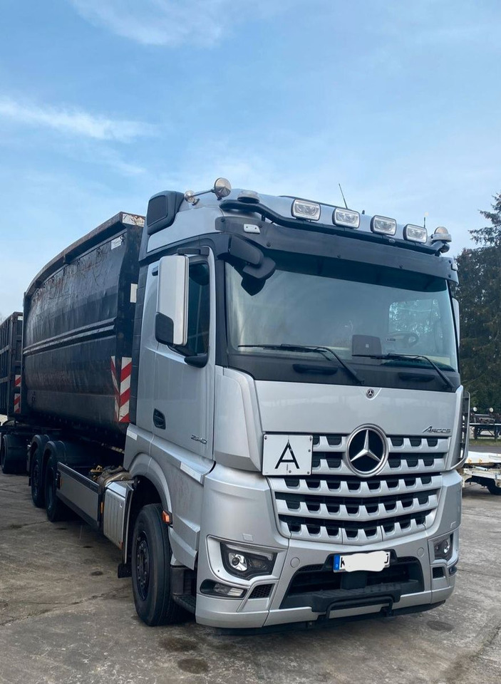 Mercedes-Benz Acocs 2548 6x2 Hakenabroller - Caminhão polibenne: foto 2 Mercedes-Benz Acocs 2548 6x2 Hakenabroller - Caminhão polibenne: foto 2