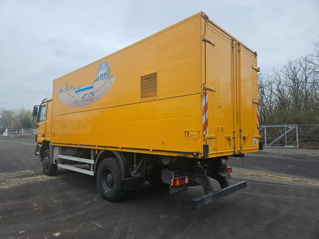 Mercedes-Benz Actros 2031 4x4 Koffer orig. 127.600 km !!! - Caminhão furgão: foto 2 Mercedes-Benz Actros 2031 4x4 Koffer orig. 127.600 km !!! - Caminhão furgão: foto 2