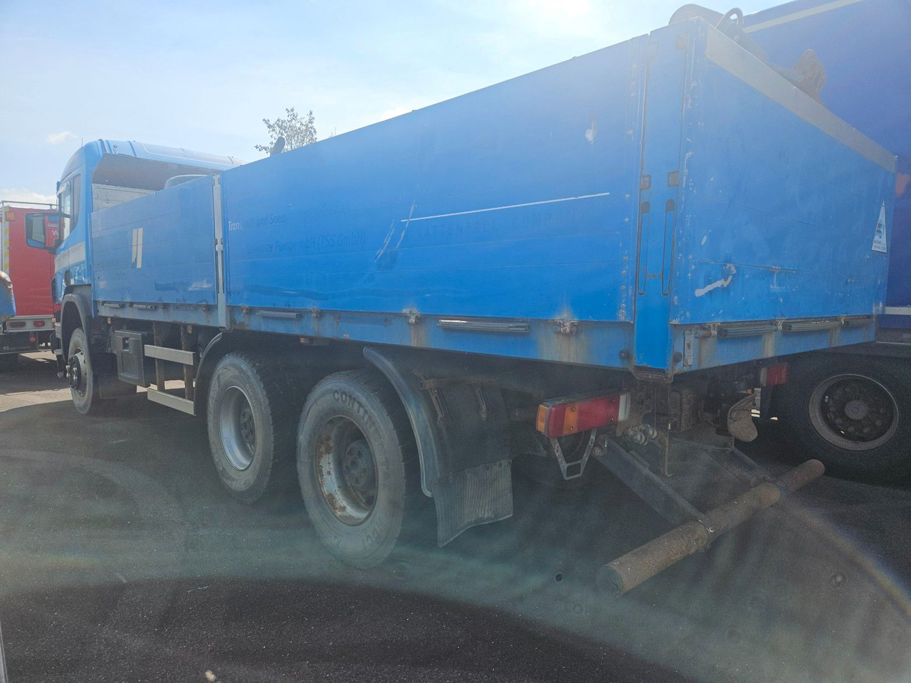 Scania P340 6x6 Pritsche Schaltgetriebe Blatt/Blatt - Camião de caixa aberta/ Plataforma: foto 4 Scania P340 6x6 Pritsche Schaltgetriebe Blatt/Blatt - Camião de caixa aberta/ Plataforma: foto 4