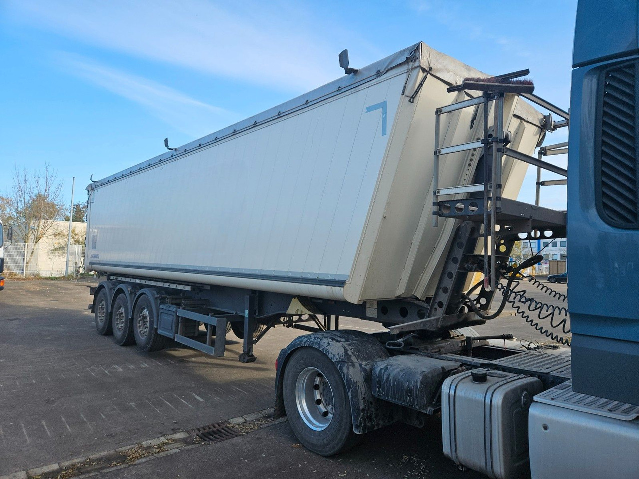Schmitz Cargobull Getreide Alumulde 50m³ - Semireboque basculante: foto 3 Schmitz Cargobull Getreide Alumulde 50m³ - Semireboque basculante: foto 3