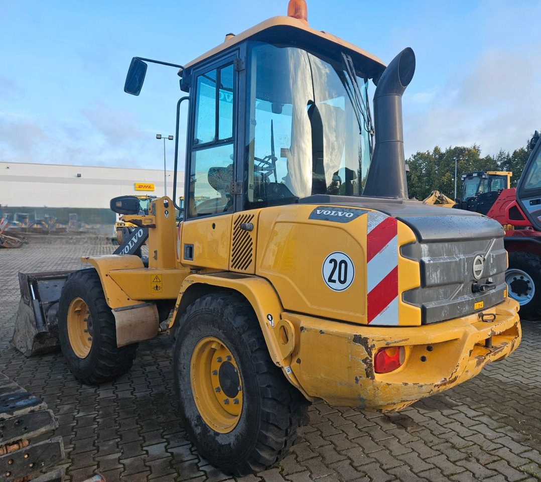 Volvo L30G Radlader mit Klappschaufel - Carregadeira de rodas: foto 2 Volvo L30G Radlader mit Klappschaufel - Carregadeira de rodas: foto 2
