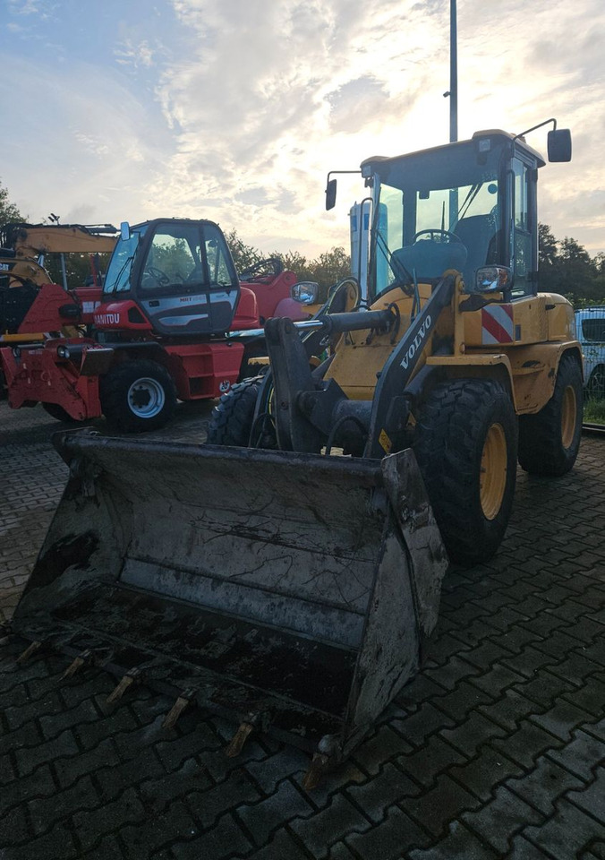 Volvo L30G Radlader mit Klappschaufel - Carregadeira de rodas: foto 4 Volvo L30G Radlader mit Klappschaufel - Carregadeira de rodas: foto 4