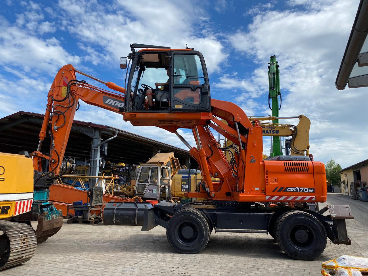 Escavadeira de rodas Doosan DX 170 W: foto 7