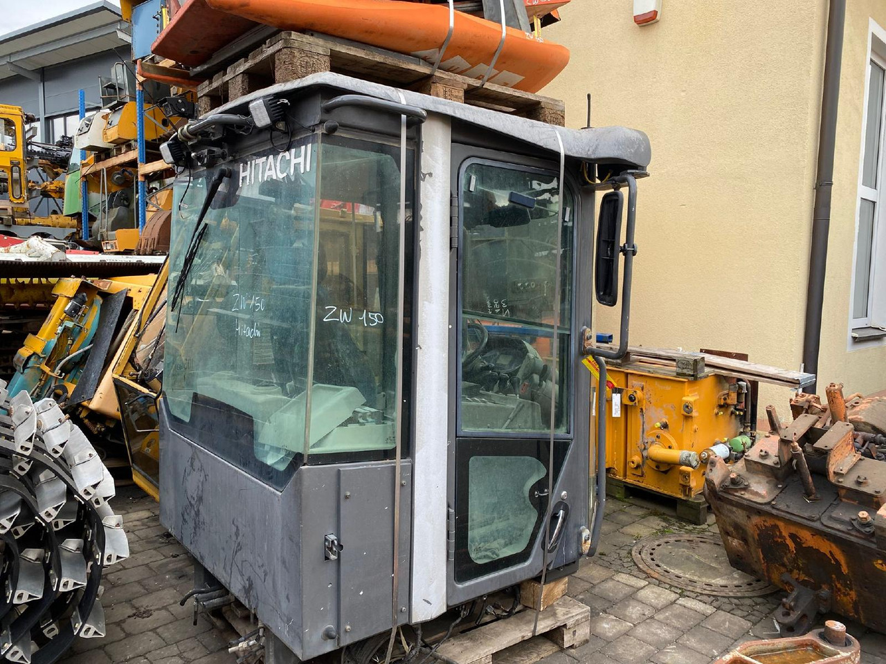 Hitachi ZW 150 - Cabine de Escavadeira: foto 2 Hitachi ZW 150 - Cabine de Escavadeira: foto 2
