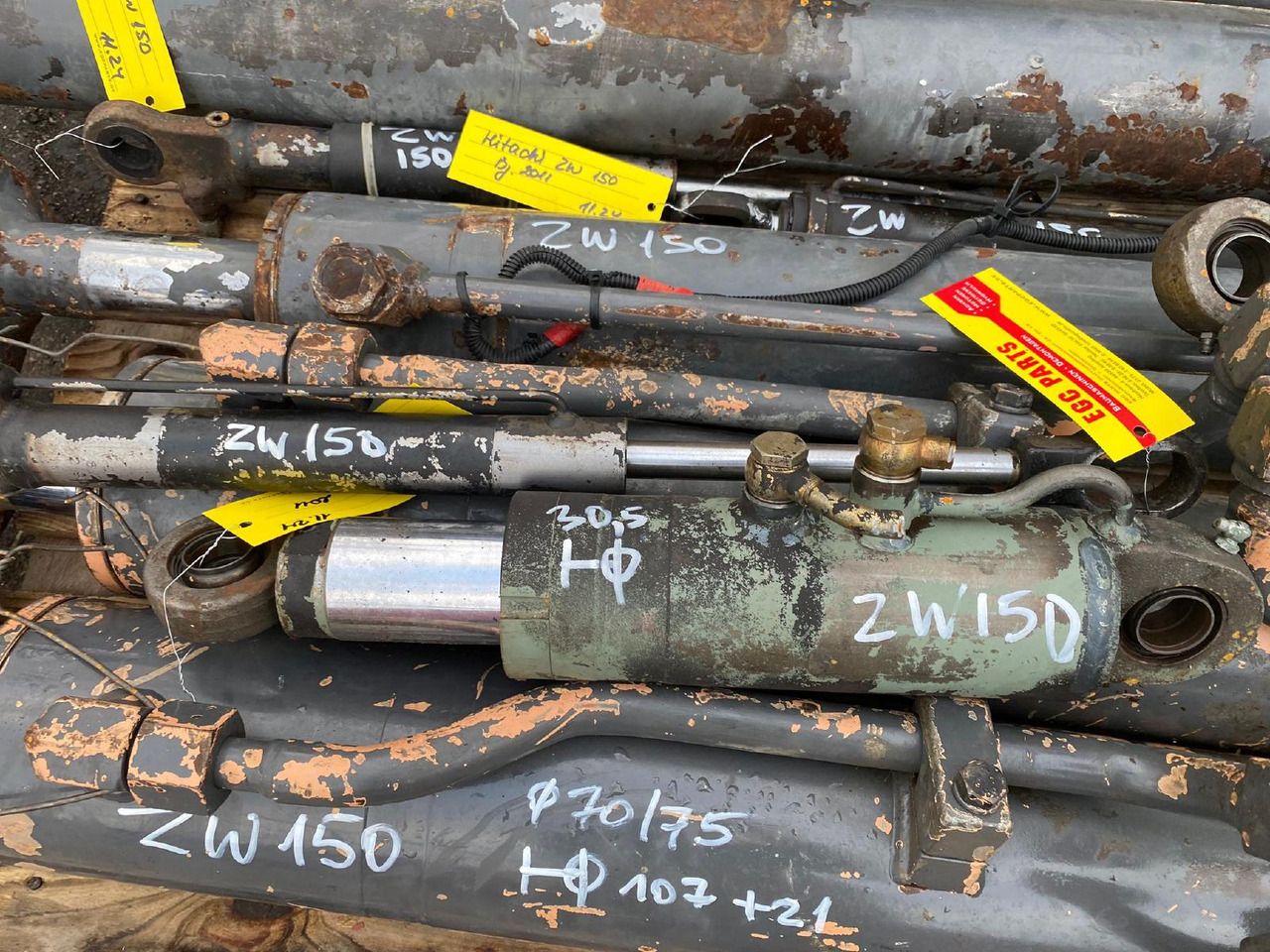 Hitachi ZW 150 - Cilindro hidráulico de Máquina de construção: foto 3 Hitachi ZW 150 - Cilindro hidráulico de Máquina de construção: foto 3