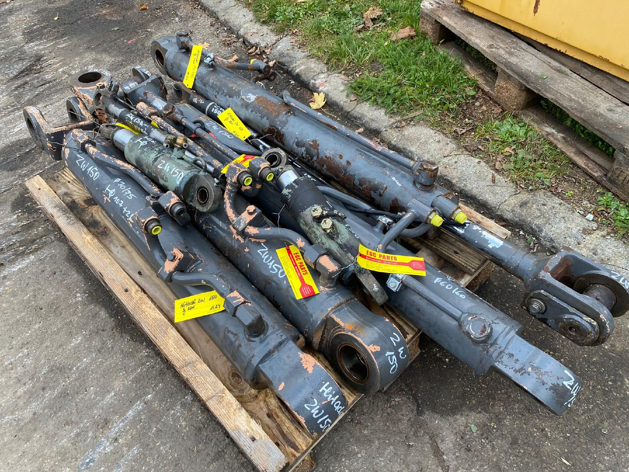 Hitachi ZW 150 - Cilindro hidráulico de Máquina de construção: foto 1 Hitachi ZW 150 - Cilindro hidráulico de Máquina de construção: foto 1