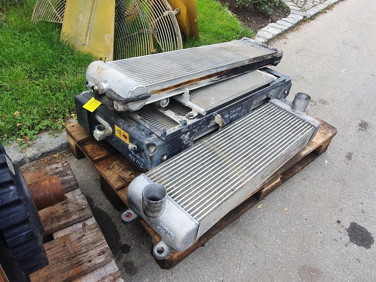 Hitachi ZW 220 - Sistema de arrefecimento de Máquina de construção: foto 5 Hitachi ZW 220 - Sistema de arrefecimento de Máquina de construção: foto 5