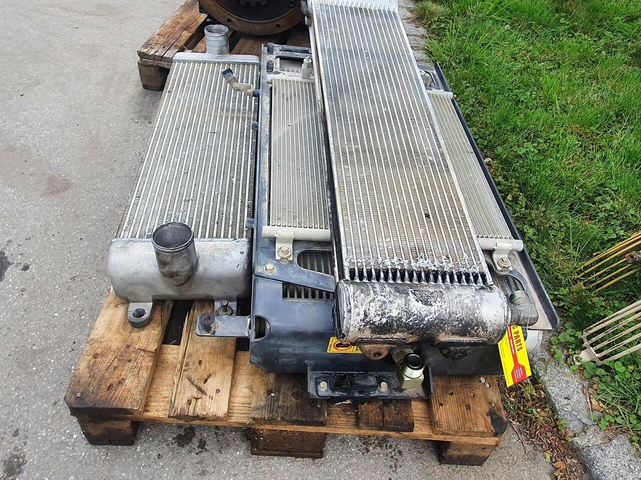 Hitachi ZW 220 - Sistema de arrefecimento de Máquina de construção: foto 3 Hitachi ZW 220 - Sistema de arrefecimento de Máquina de construção: foto 3