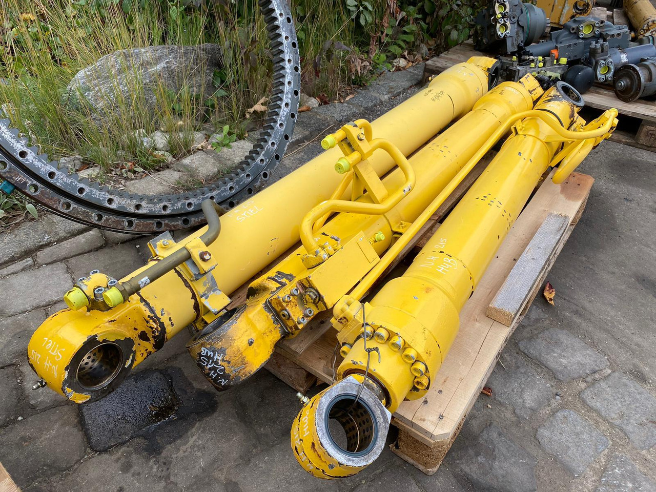 Holland E 215 - Cilindro hidráulico de Máquina de construção: foto 4 Holland E 215 - Cilindro hidráulico de Máquina de construção: foto 4