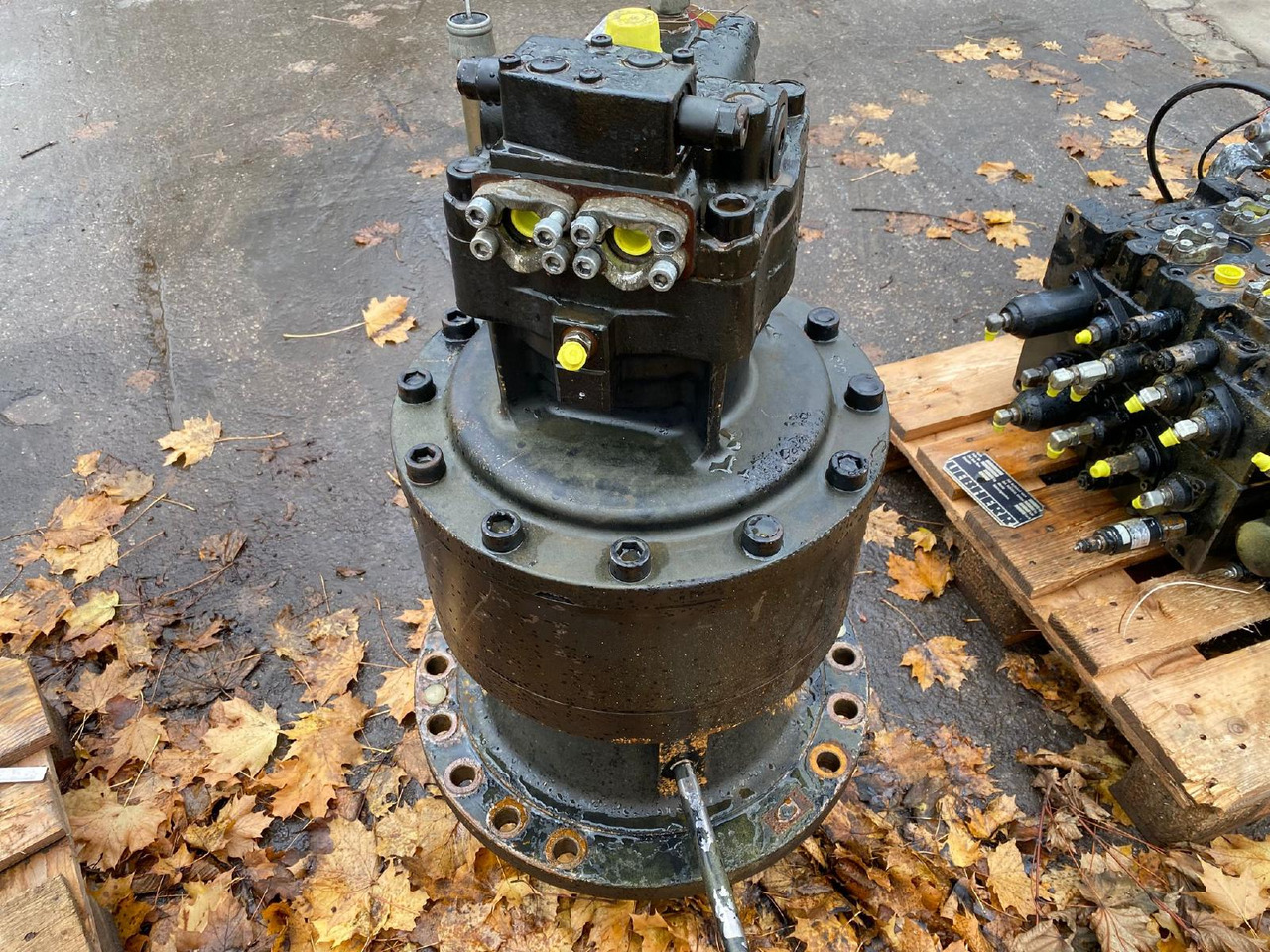 Holland E 305 - Motor de giro de Máquina de construção: foto 5 Holland E 305 - Motor de giro de Máquina de construção: foto 5