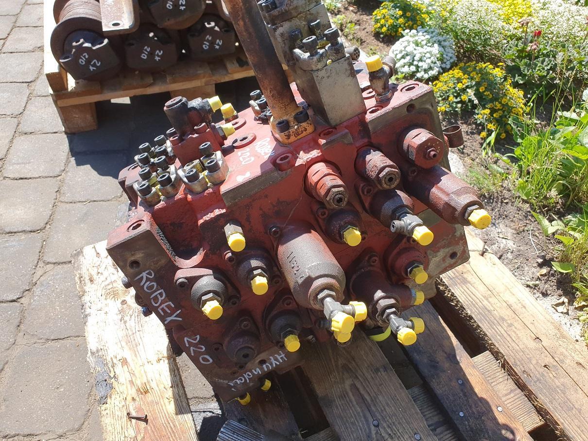 Hyundai Robex 220 LC 9A - Válvula hidráulica de Máquina de construção: foto 2 Hyundai Robex 220 LC 9A - Válvula hidráulica de Máquina de construção: foto 2