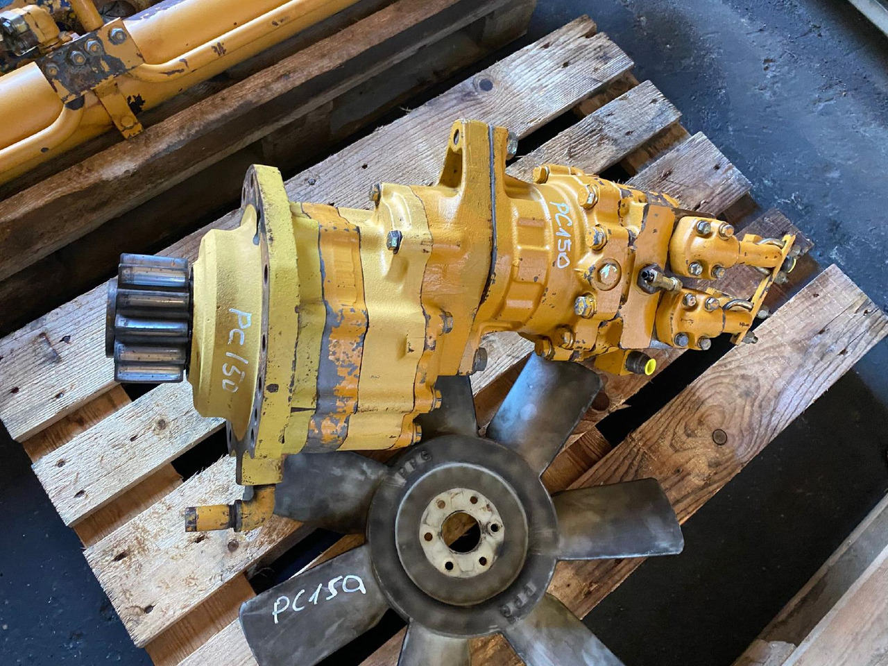 Komatsu PC 150 - Motor de giro de Máquina de construção: foto 1 Komatsu PC 150 - Motor de giro de Máquina de construção: foto 1