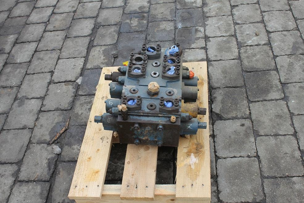 Liebherr 574 - Válvula hidráulica de Máquina de construção: foto 5 Liebherr 574 - Válvula hidráulica de Máquina de construção: foto 5