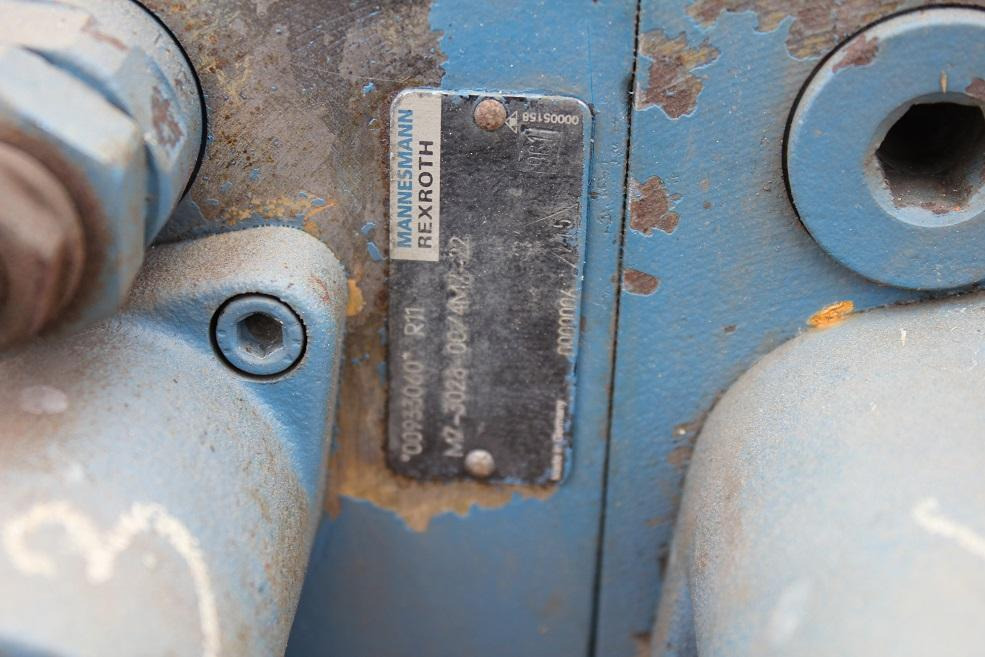 Liebherr 574 - Válvula hidráulica de Máquina de construção: foto 2 Liebherr 574 - Válvula hidráulica de Máquina de construção: foto 2