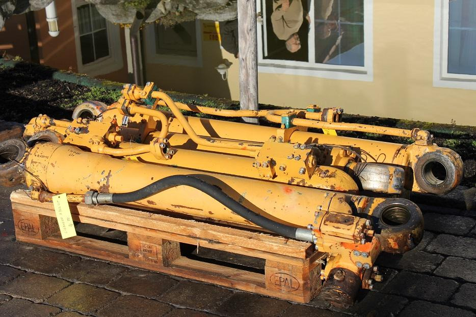 Liebherr A 902 LIT - Cilindro hidráulico de Máquina de construção: foto 2 Liebherr A 902 LIT - Cilindro hidráulico de Máquina de construção: foto 2