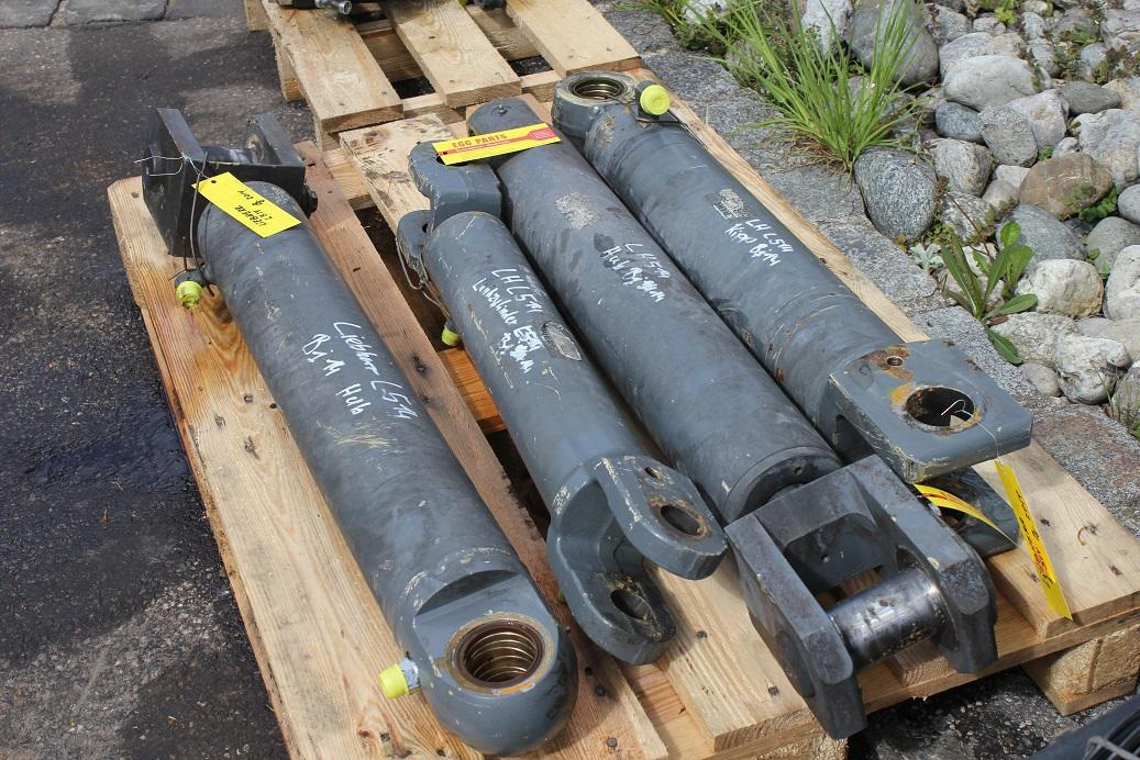 Liebherr L514 - Cilindro hidráulico de Máquina de construção: foto 4 Liebherr L514 - Cilindro hidráulico de Máquina de construção: foto 4