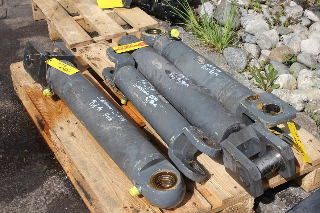 Liebherr L514 - Cilindro hidráulico de Máquina de construção: foto 2 Liebherr L514 - Cilindro hidráulico de Máquina de construção: foto 2