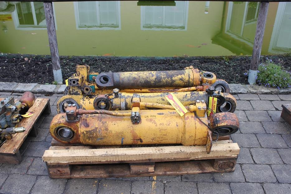 Liebherr L551 - Cilindro hidráulico de Máquina de construção: foto 5 Liebherr L551 - Cilindro hidráulico de Máquina de construção: foto 5