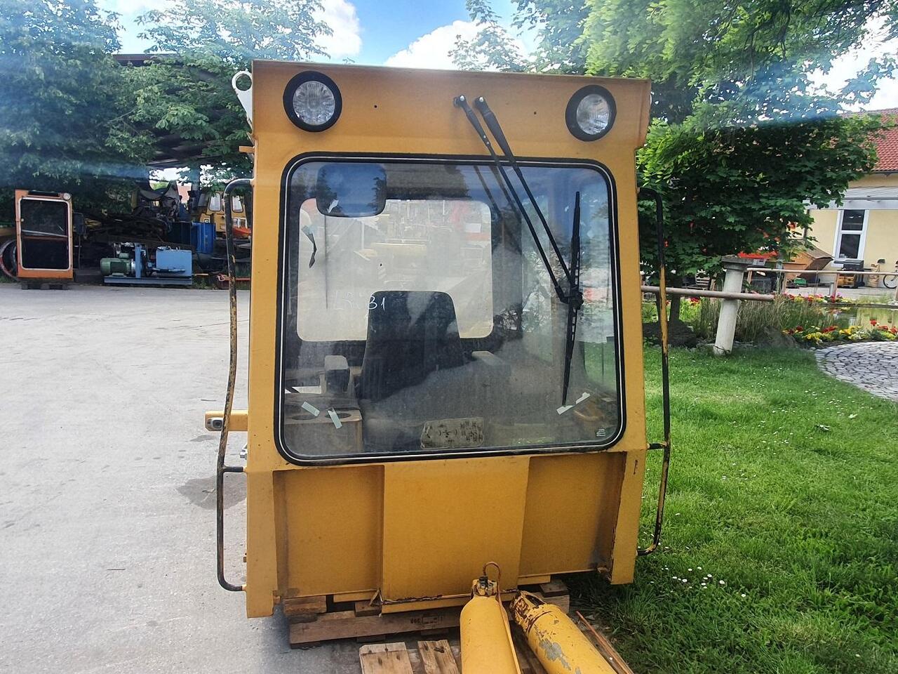 Liebherr LR 631 - Cabine de Carregadeira de esteiras: foto 4 Liebherr LR 631 - Cabine de Carregadeira de esteiras: foto 4