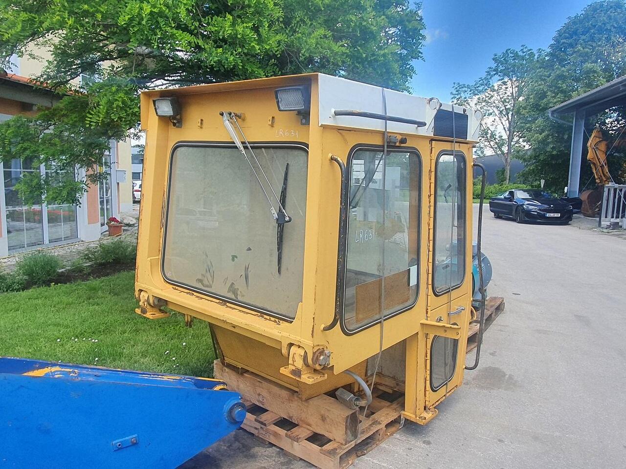 Liebherr LR 631 - Cabine de Carregadeira de esteiras: foto 2 Liebherr LR 631 - Cabine de Carregadeira de esteiras: foto 2