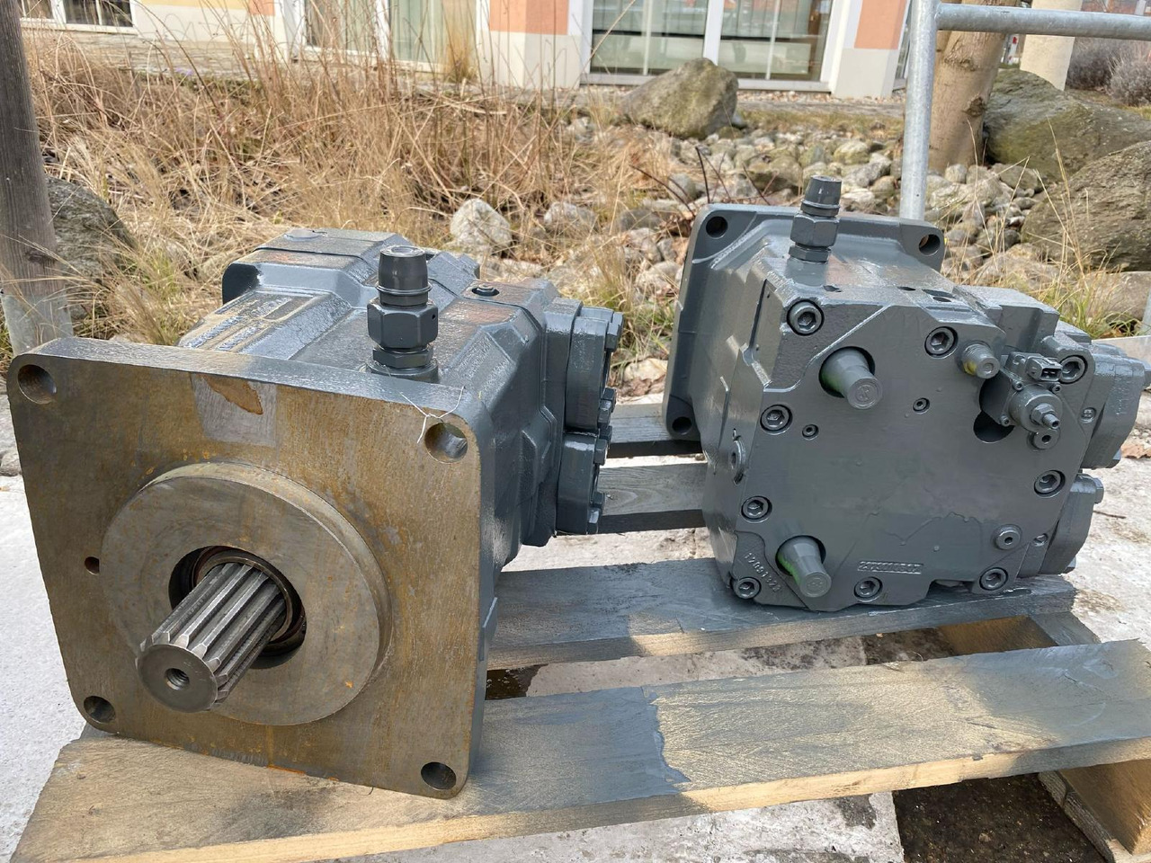 Liebherr Linde HMV 210 aus PR 724 - Comando final de Máquina de construção: foto 1 Liebherr Linde HMV 210 aus PR 724 - Comando final de Máquina de construção: foto 1