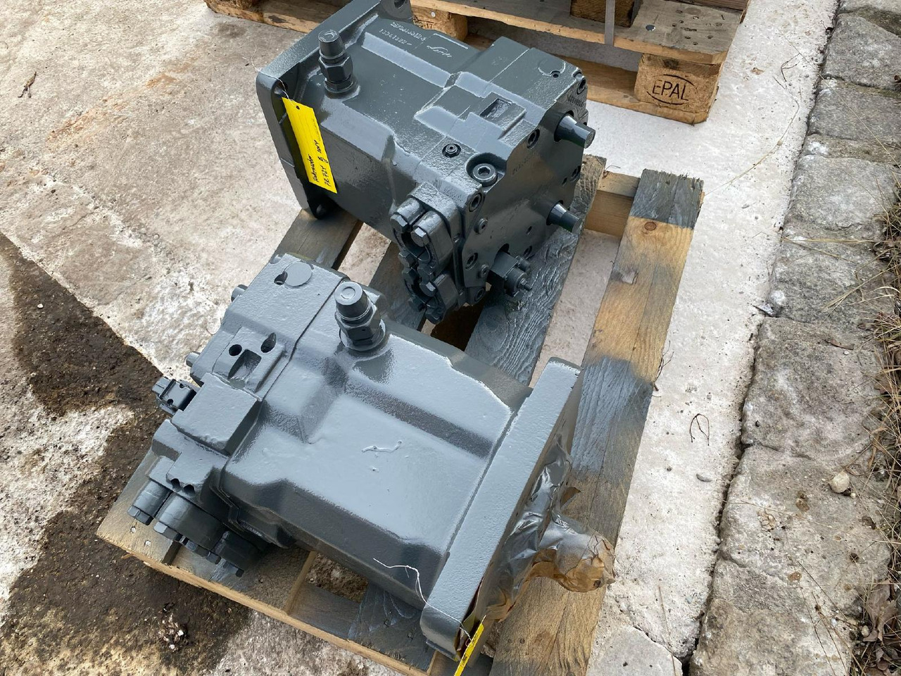 Liebherr Linde HMV 210 aus PR 724 - Comando final de Máquina de construção: foto 4 Liebherr Linde HMV 210 aus PR 724 - Comando final de Máquina de construção: foto 4