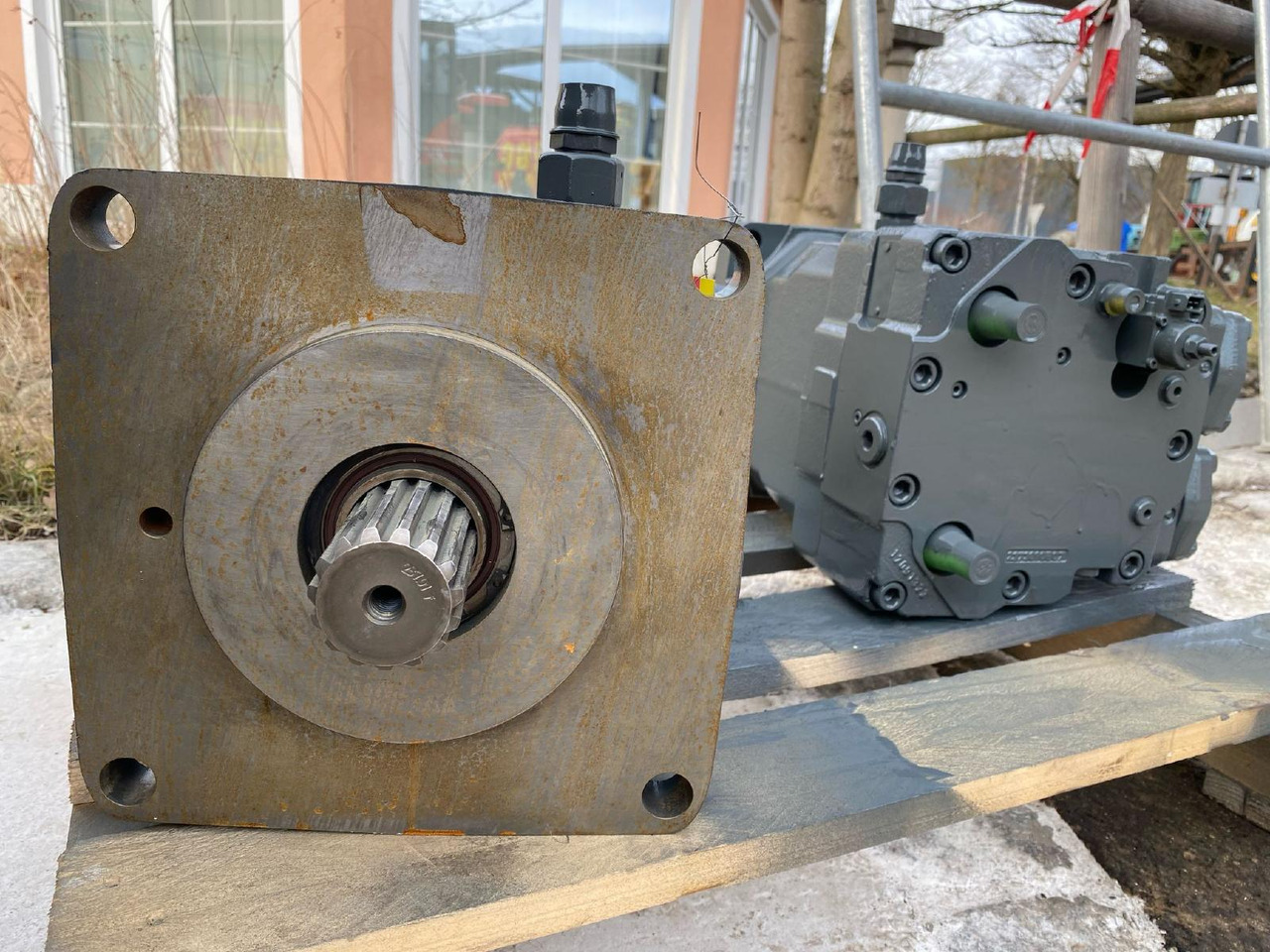 Liebherr Linde HMV 210 aus PR 724 - Comando final de Máquina de construção: foto 3 Liebherr Linde HMV 210 aus PR 724 - Comando final de Máquina de construção: foto 3