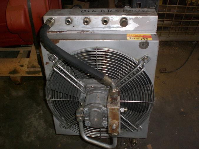 O&K RH 5 PMS - Radiador de óleo de Máquina de construção: foto 1 O&K RH 5 PMS - Radiador de óleo de Máquina de construção: foto 1