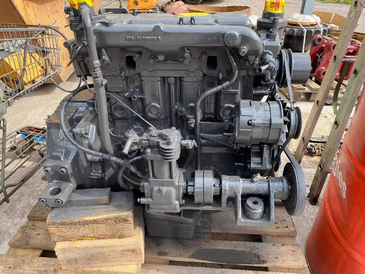 Perkins LF 4.248 aus Hanomag 33C - Motor de Máquina de construção: foto 4 Perkins LF 4.248 aus Hanomag 33C - Motor de Máquina de construção: foto 4