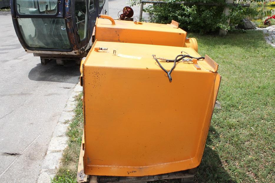 Samsung SE 130 LC - Tanque hidráulico de Máquina de construção: foto 3 Samsung SE 130 LC - Tanque hidráulico de Máquina de construção: foto 3