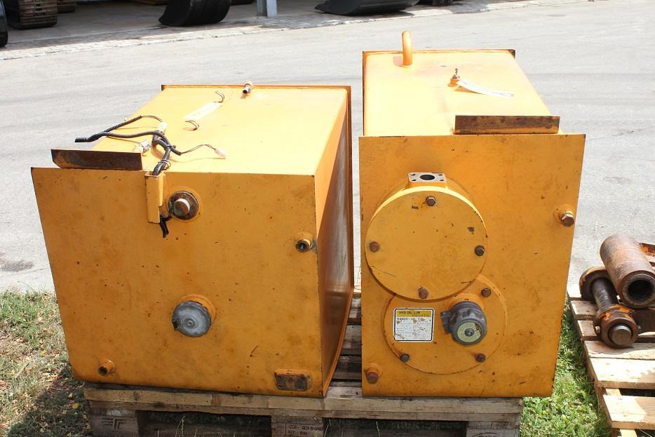 Samsung SE 130 LC - Tanque hidráulico de Máquina de construção: foto 4 Samsung SE 130 LC - Tanque hidráulico de Máquina de construção: foto 4