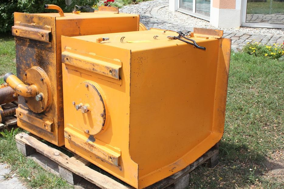 Samsung SE 130 LC - Tanque hidráulico de Máquina de construção: foto 1 Samsung SE 130 LC - Tanque hidráulico de Máquina de construção: foto 1