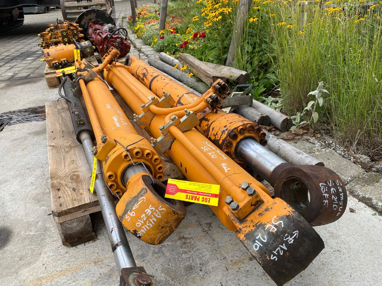 Samsung SE 210 - Cilindro hidráulico de Máquina de construção: foto 2 Samsung SE 210 - Cilindro hidráulico de Máquina de construção: foto 2