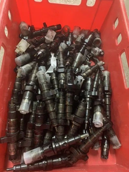 IVECO Eurocargo Używane do regeneracji 0445120007   IVECO - Injector de Caminhão: foto 1 IVECO Eurocargo Używane do regeneracji 0445120007   IVECO - Injector de Caminhão: foto 1