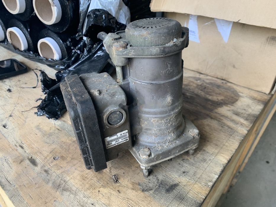 Knorr-Bremse SCANIA MAN VOVLO   MAN K000918 / K000919 / K000917 - Válvula de freio de Caminhão: foto 1 Knorr-Bremse SCANIA MAN VOVLO   MAN K000918 / K000919 / K000917 - Válvula de freio de Caminhão: foto 1