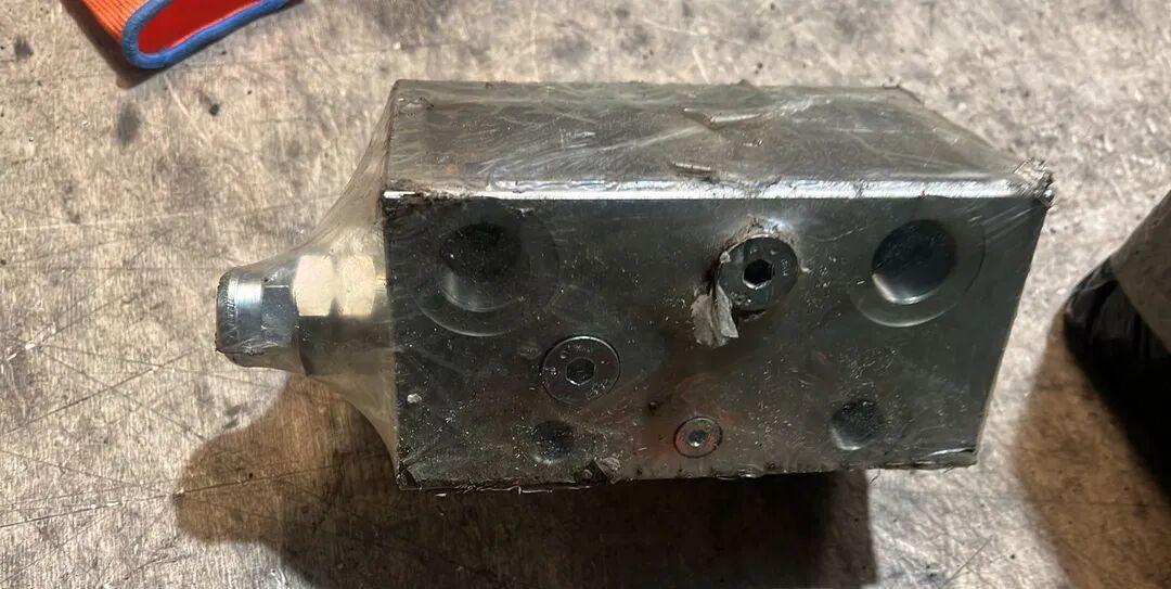 Rexroth Flow Divider R930062425 - Válvula de freio de Caminhão: foto 2 Rexroth Flow Divider R930062425 - Válvula de freio de Caminhão: foto 2